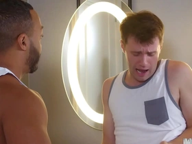 Maxx Monroe's tight hole is stretched by man's royale